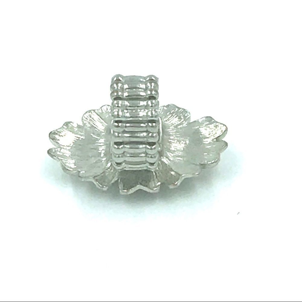 Silvertone large snowflake ring - Picture 4 of 5